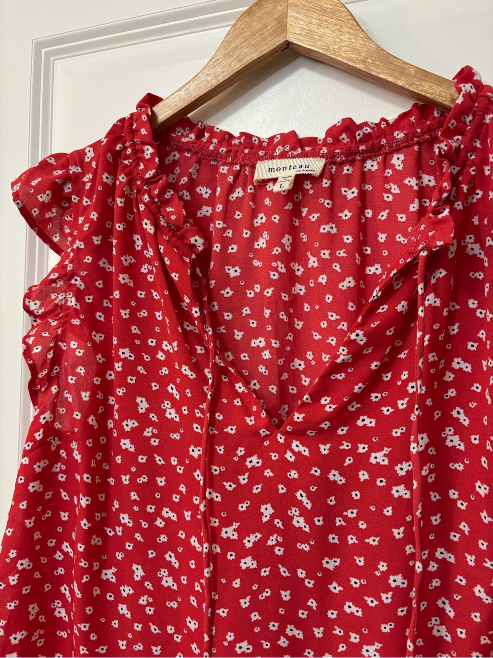 Monteau Red Floral Print Sleeveless Tie Neck Top, Size L - Picture 3 of 6